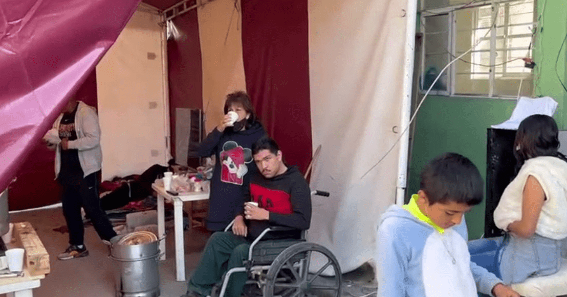 Familia en la calle por culpa de camión que destruyó su casa