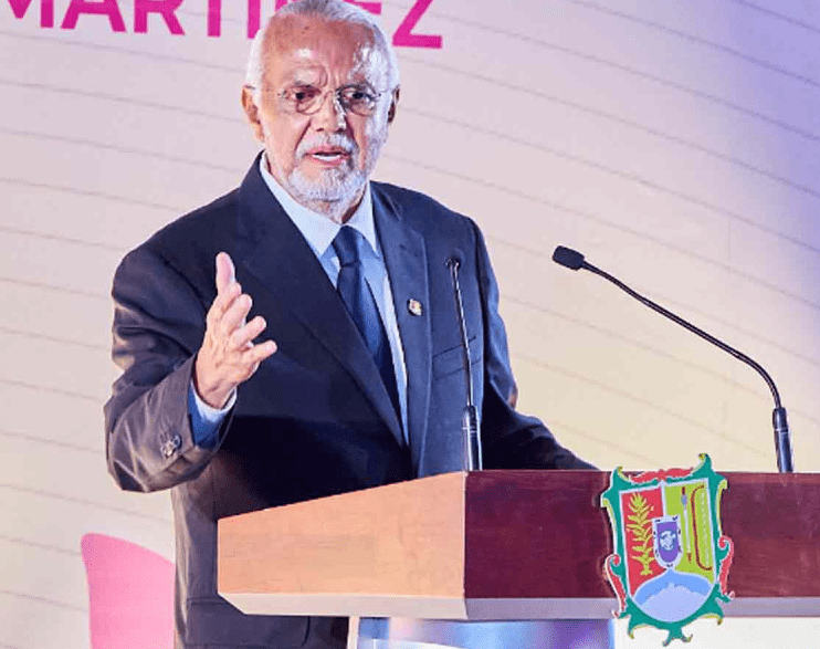 Gobernador de Nayarit dona ambulancias pero no cumple con aguinaldos