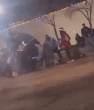 Conductora imprudente, vuelca carro al dar giros; deja 5 heridos