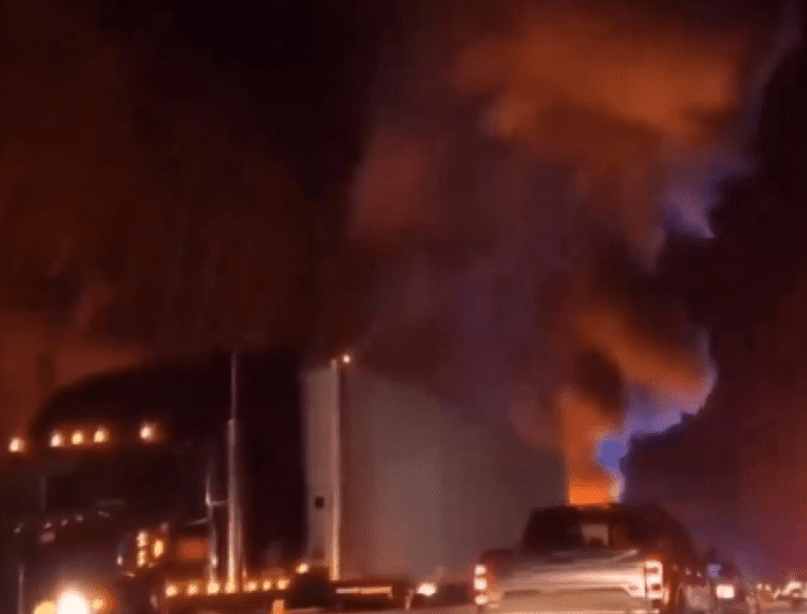 Colisión aérea en Carolina del Norte: pequeña aeronave choca y se incendia