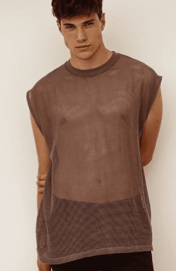 El hombre ‘más guapo’ de Italia cambia el modelaje por el camino de Dios