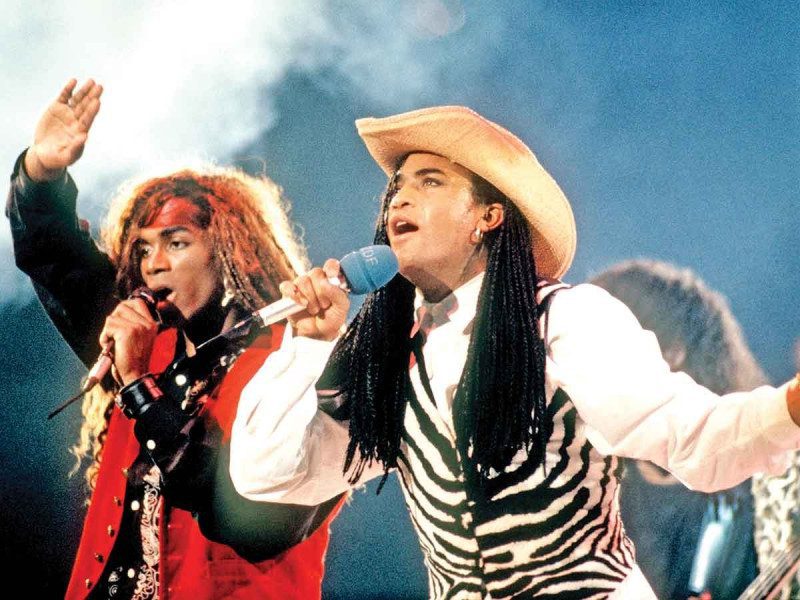 En el 35 aniversario de su fundación, recuerdan el fraude de Milli Vanilli con película