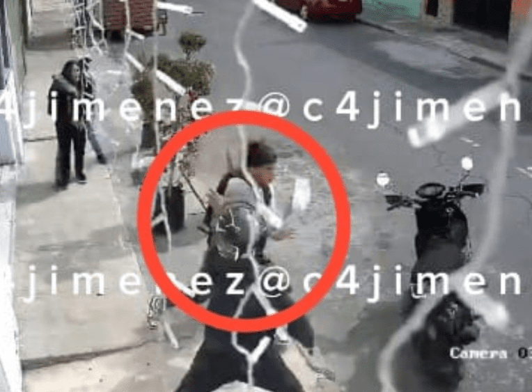 Pareja es asaltada en Iztapalapa y el hombre  abandonar a la mujer