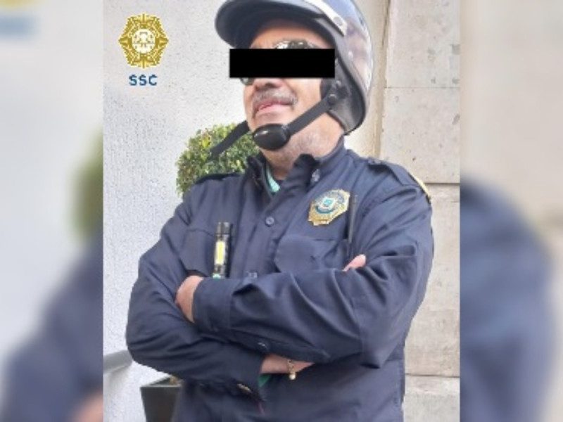 Detienen a policía falso en CDMX