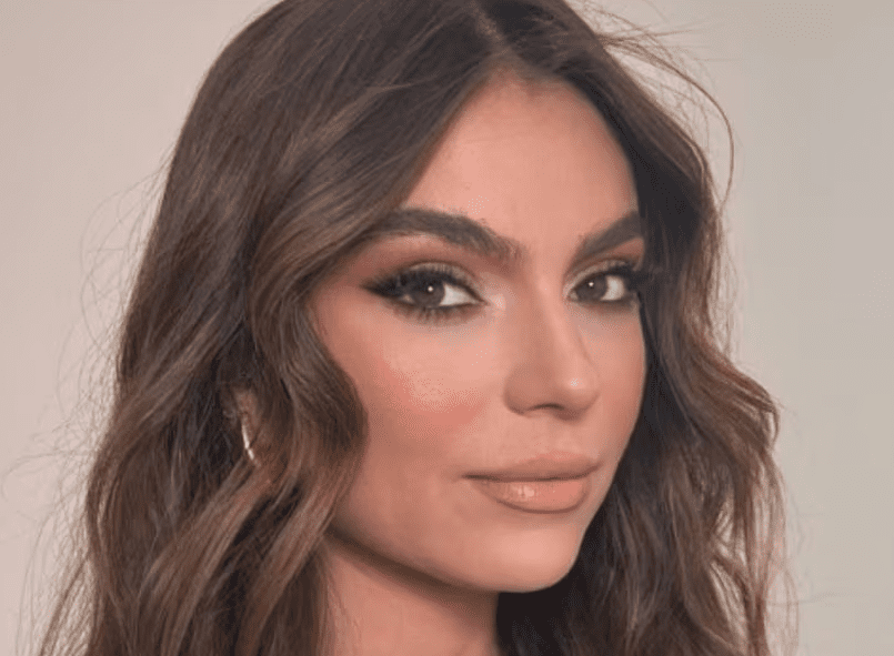 Sofía Castro pide a reporteros que cooperen para arreglar su camioneta