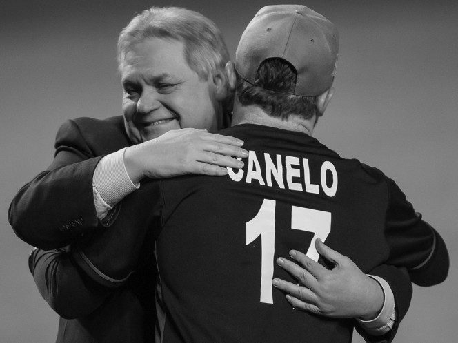 ‘Canelo’ Álvarez se despide de Carlos Bremer