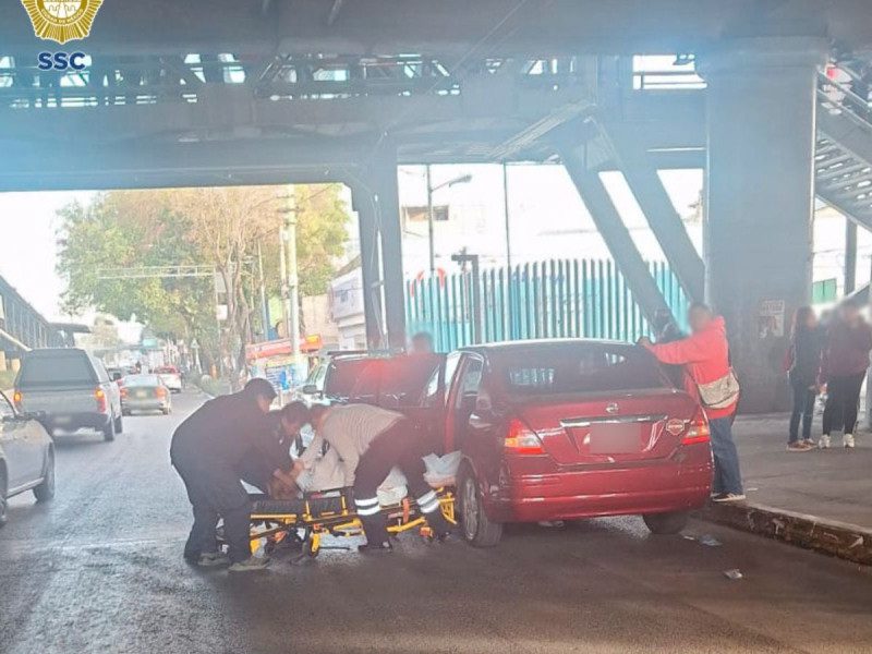 Policías de CDMX ayudan a mujer en labor de parto