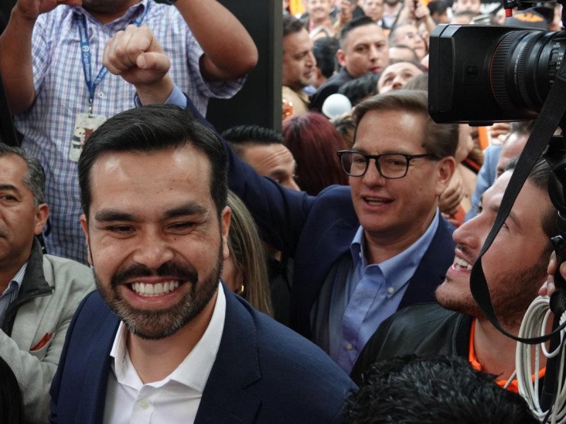 Álvarez Máynez propone debates semanales con Claudia y Xóchitl