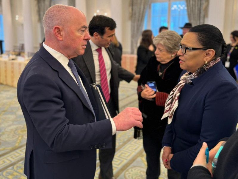 México y Estados Unidos abordan juntos la migración