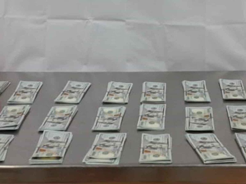 La Guardia Nacional captura a un hombre con 600 mil pesos al llegar a México en Cancún