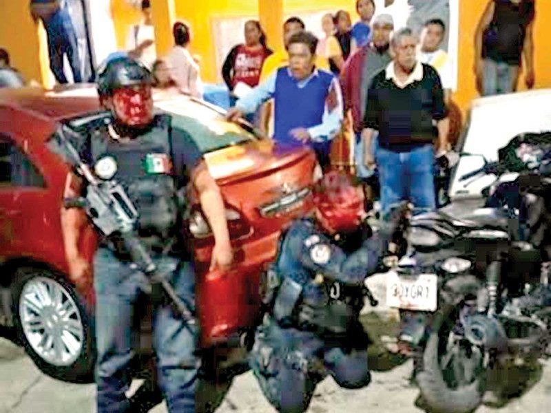 En Lerdo de Tejada, Veracruz, queman patrulla y Palacio Municipal tras muerte de joven