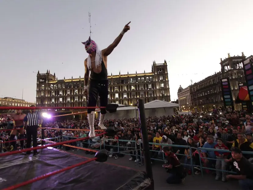 Zócalo de la CDMX se convierte en un gran cuadrilátero de lucha libre