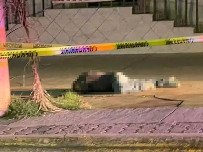 Localizan cuerpo frente a hotel en Hidalgo