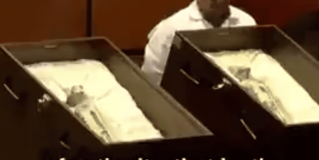 Arqueólogo peruano califica como “un fraude” a momias extraterrestres de Jaime Maussan