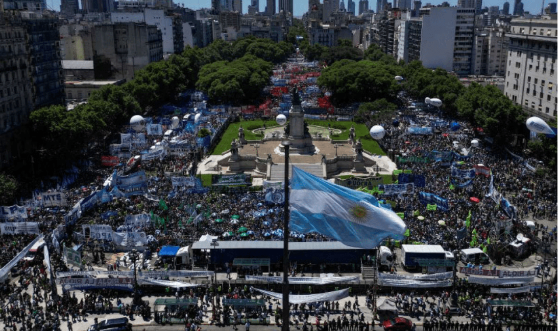 Con paro general contra medidas de Milei, sindicatos ‘desquician’ Argentina