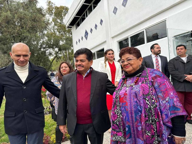 Ernestina Godoy, feliz de ser enemiga del PRIAN