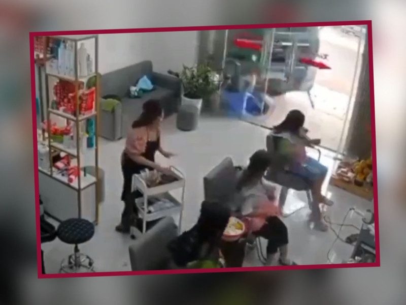 Camión choca contra estética