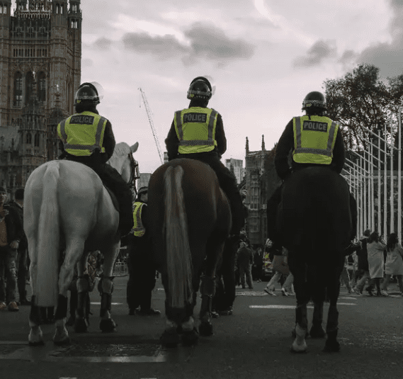 Ataque con ácido deja nueve personas heridas en Londres, incluyendo a dos menores
