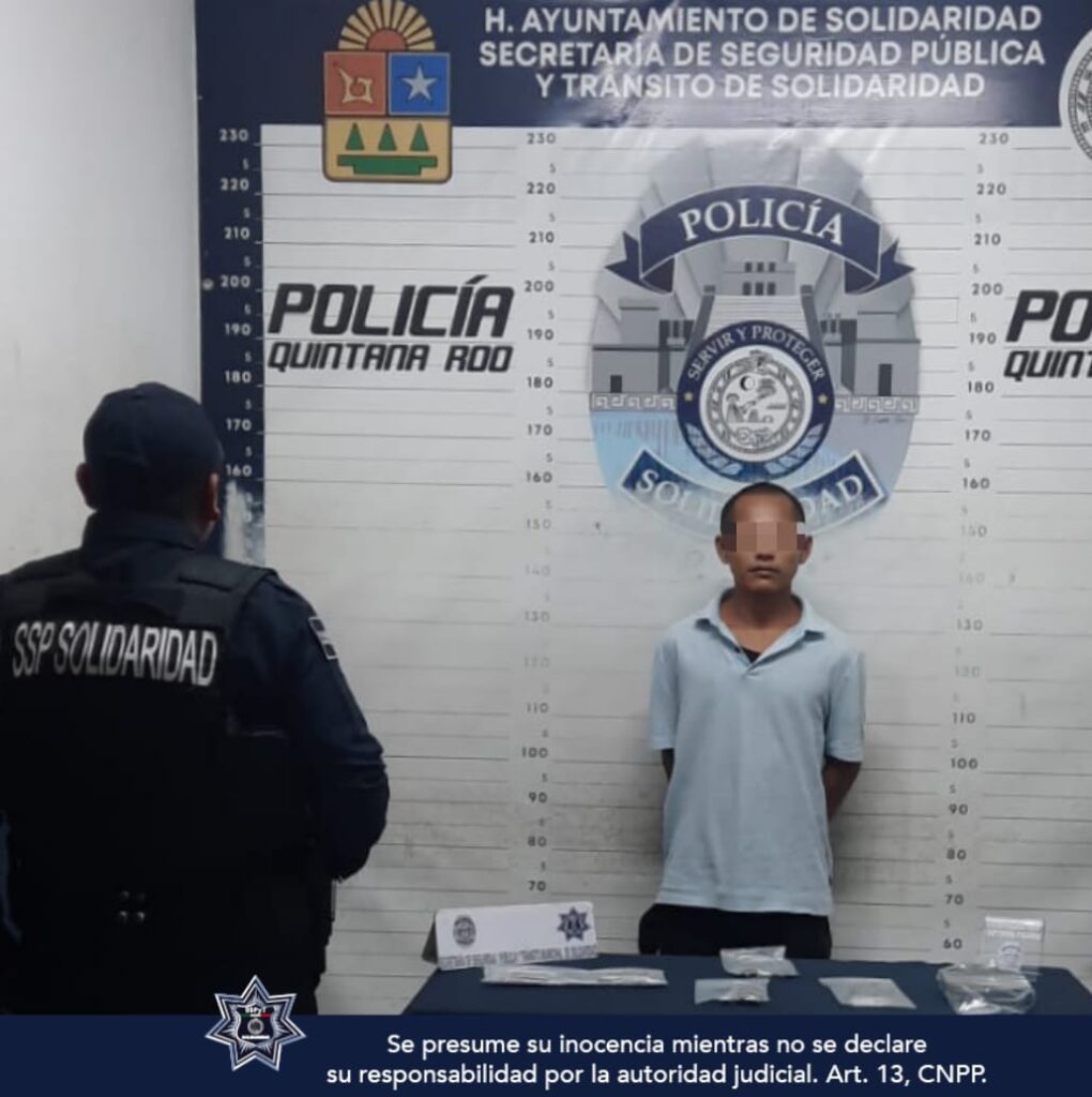 Policías municipales detienen a cuatro personas en Solidaridad con drogas