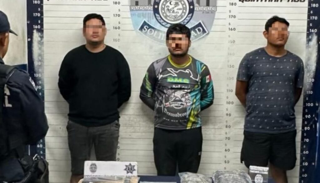 La Policía de Solidaridad detiene a 3 hombres con armas