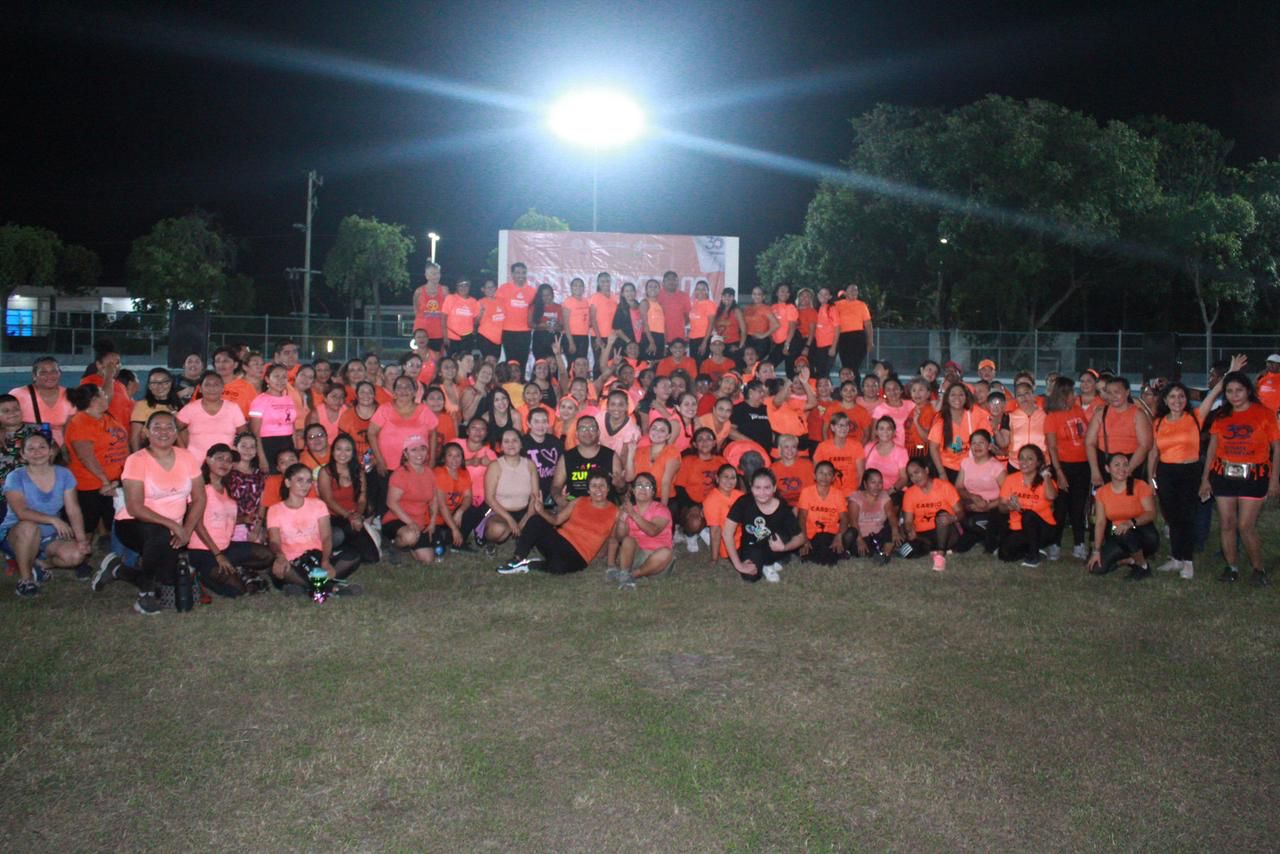 Realizan mega clase “Día Naranja: Bailando contra la violencia”