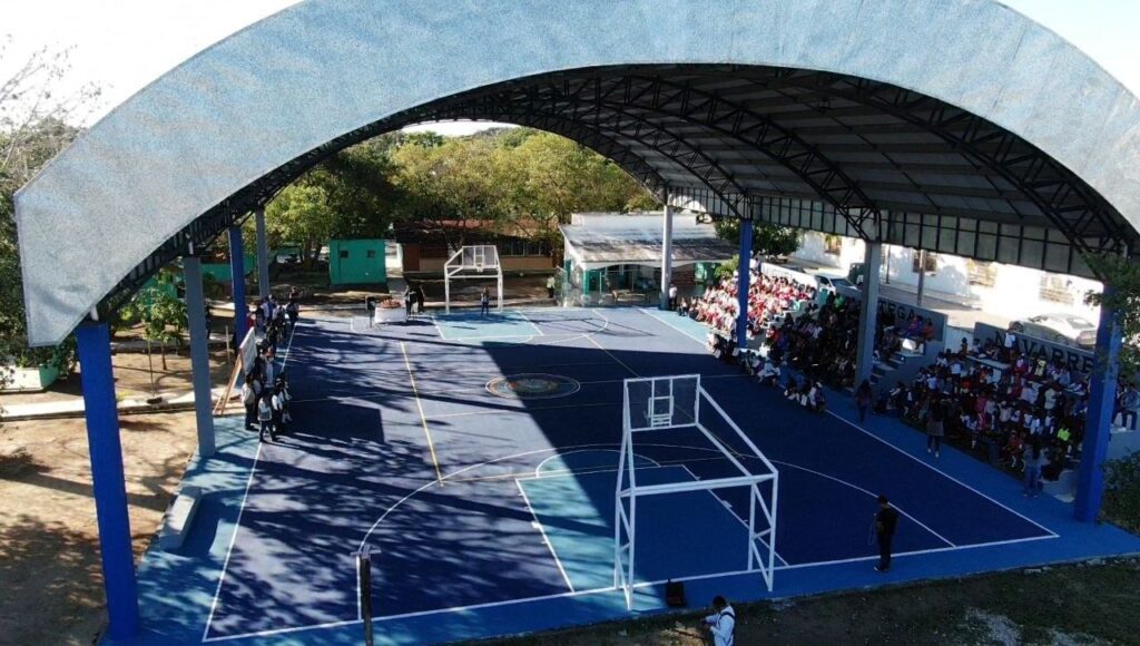 Inauguran espacios deportivos en primaria de Puerto Aventuras