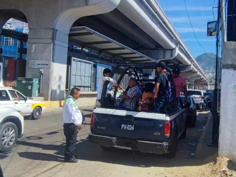 Acapulco sufre la falta de transporte público por segundo día
