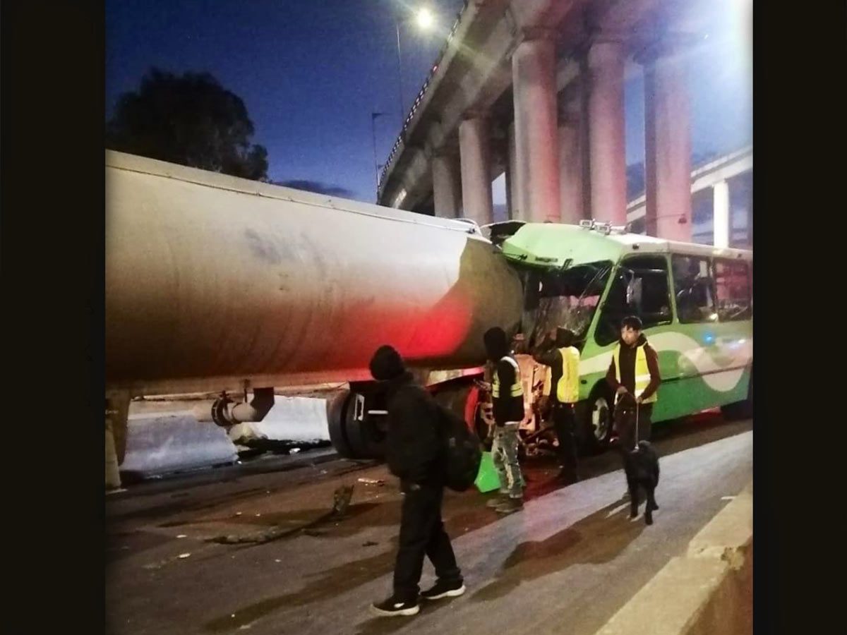 Choque de transporte público en Iztapalapa, resulta en 8 personas heridas