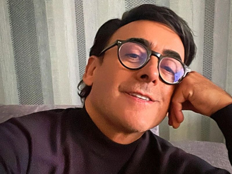 Adal Ramones, afirma que el complemento ideal de una mujer es “un hombre atractivo”