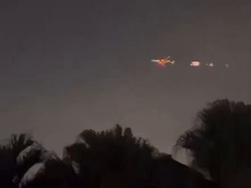 Vídeo: Avión se incendia en pleno vuelo