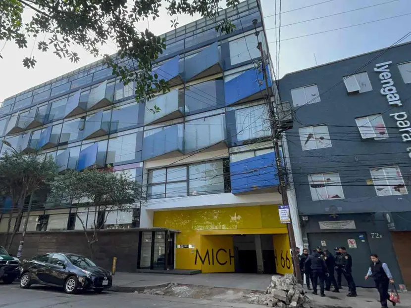 Hombre pierde la vida al caer de 20 metros de altura en la Condesa