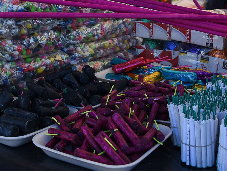 Niño de 11 años pierde la vida por jugar con cohetes