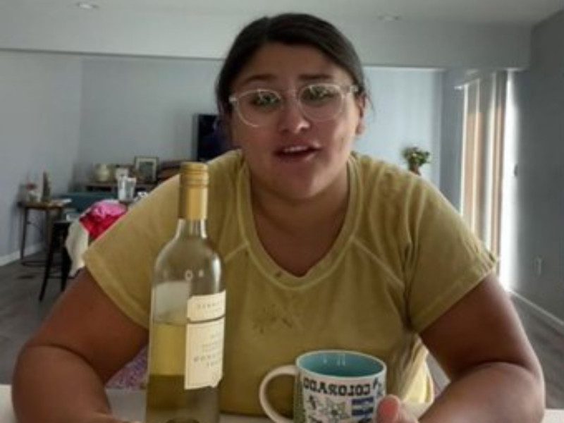 Joven es despedida por grabar tiktoks en su trabajo