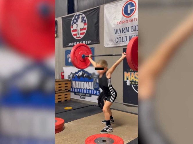 Niña de 6 años, gana 2 oros en levantamiento de pesas