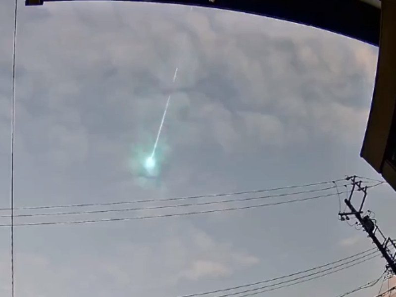 Meteoro cruza el centro y sur de Japón, mira el vídeo aquí…