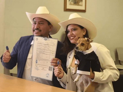 Perrito es testigo en boda de sus humanos