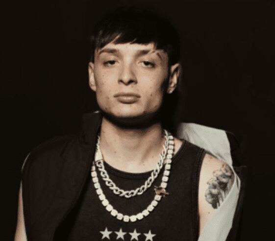 Viña del Mar respalda inclusión de Peso Pluma en festival a pesar de críticas