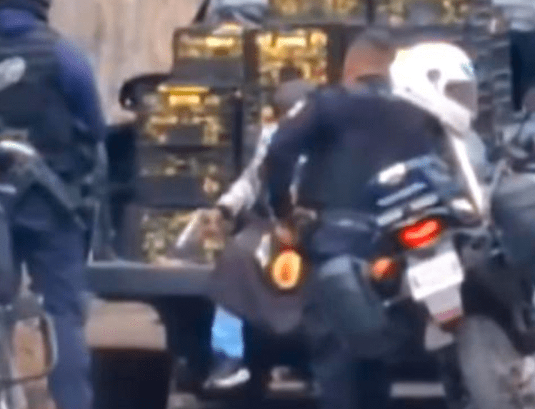 Policías venden arma a comerciante en Cuernavaca