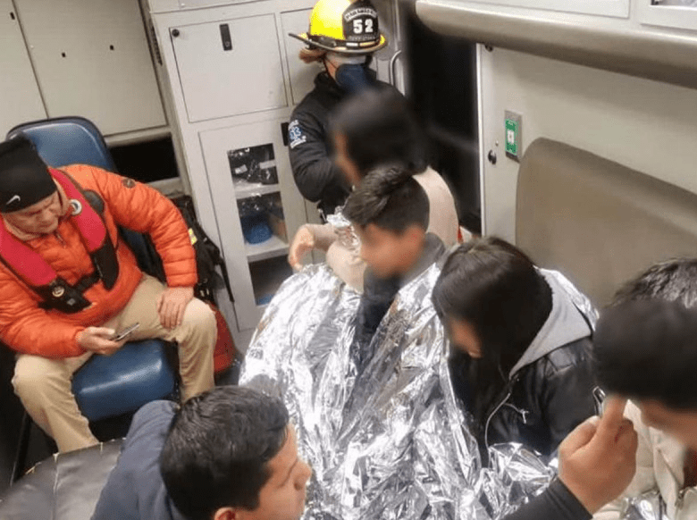 Madre migrante e hijos, rescatados tras varias horas en Río Bravo