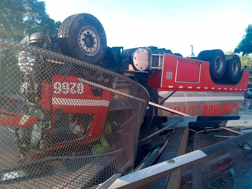 Accidente de camión de bomberos en Circuito Interior