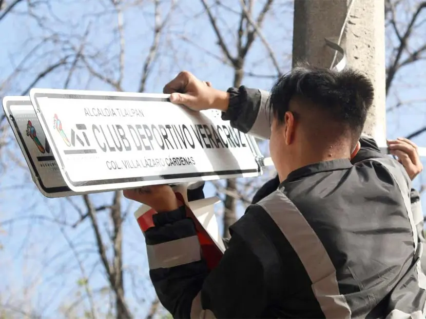 Cambian letreros de nombres de calles en Tlalpan