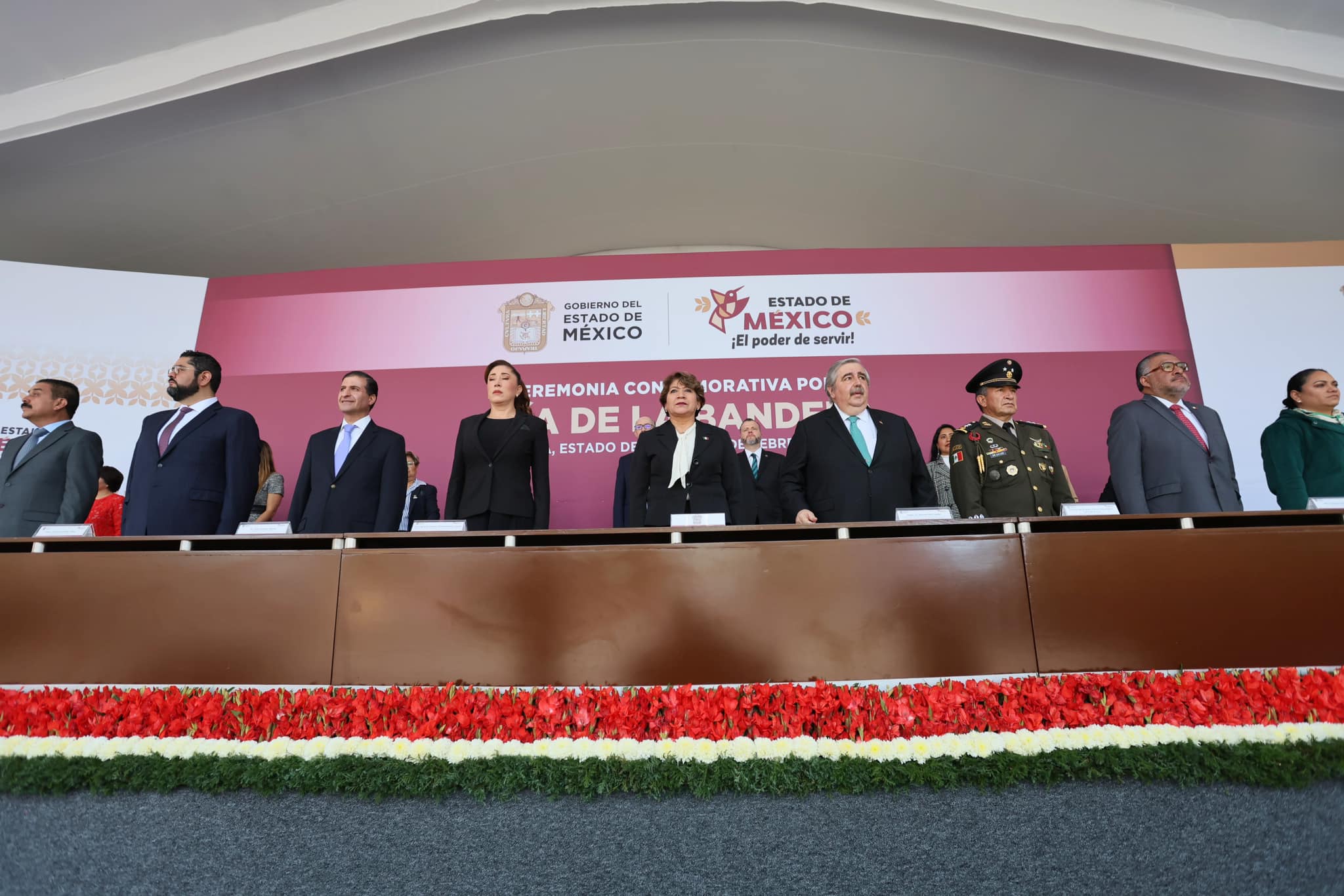 Encabeza la Gobernadora Delfina Gómez la Ceremonia Conmemorativa por el Día de la Bandera