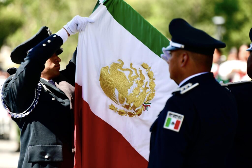 Encabeza la Gobernadora Delfina Gómez la Ceremonia Conmemorativa por el Día de la Bandera