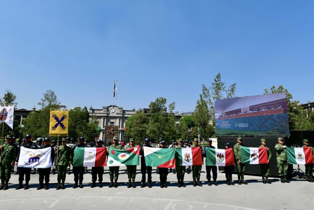 Encabeza la Gobernadora Delfina Gómez la Ceremonia Conmemorativa por el Día de la Bandera