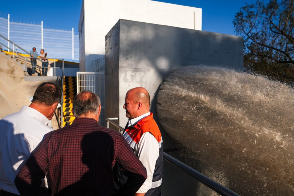 Supervisa Enrique Alfaro y técnicos de SGIA trabajos finales del sistema de presas que aportará el primer metro cúbico por segundo de agua al AMG