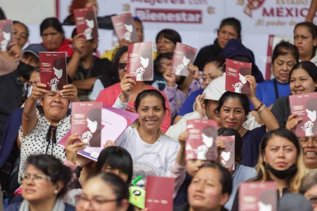 Son mujeres un eje fundamental de la política social de la Gobernadora Delfina Gómez