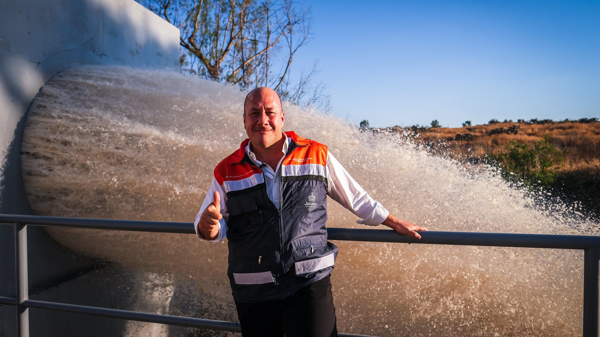 Supervisa Enrique Alfaro y técnicos de SGIA trabajos finales del sistema de presas que aportará el primer metro cúbico por segundo de agua al AMG