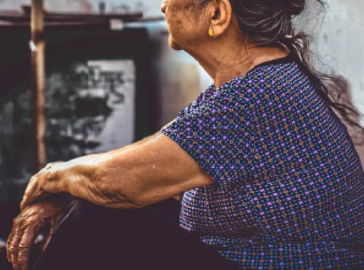 Anciana muere de hambre y sed, su hijo cuidador tuvo un accidente