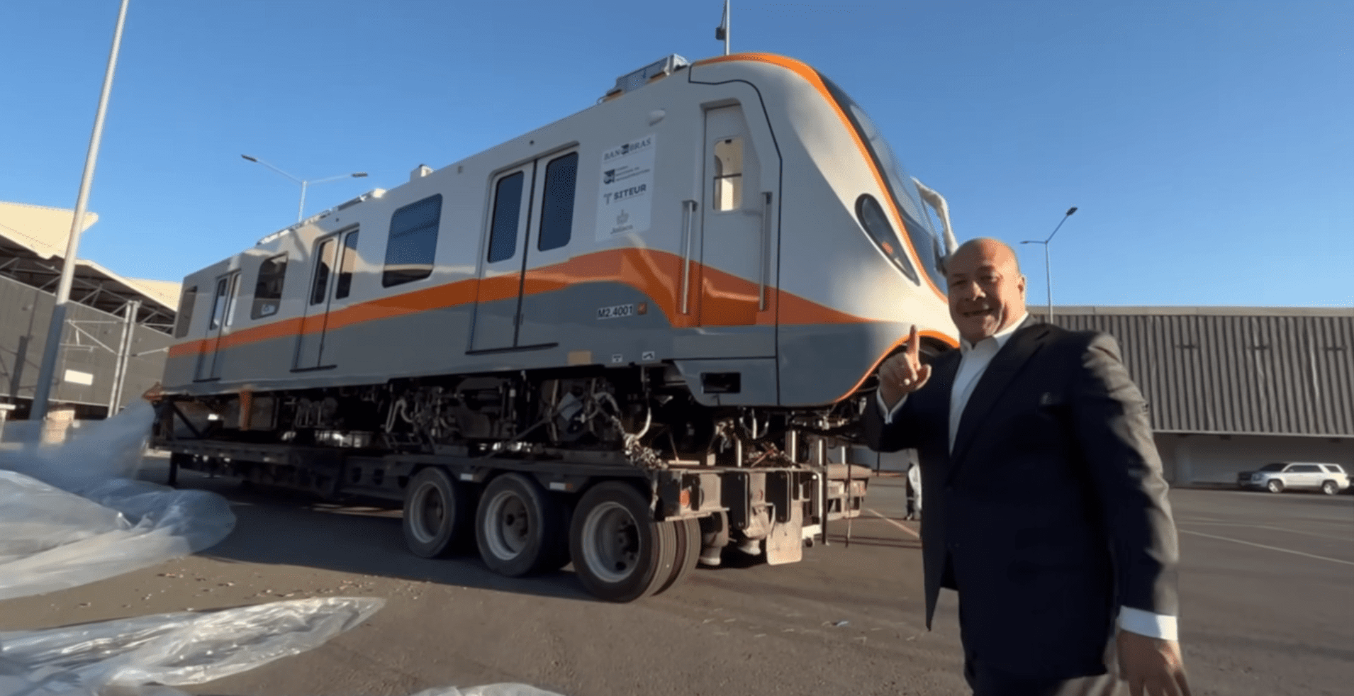 Enrique Alfaro devela los primeros vagones de la L4