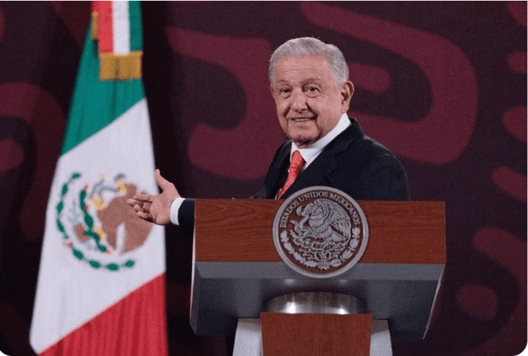 Turnan a comisiones las iniciativas presentadas por López Obrador